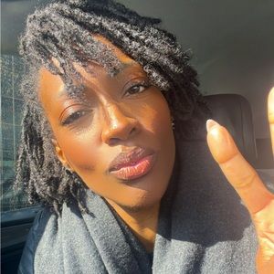 Meet your Posher, Marsha from Gems Stars and Roses!